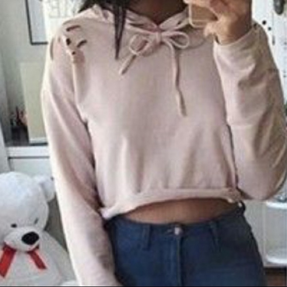Croptops - Picture 3 of 3